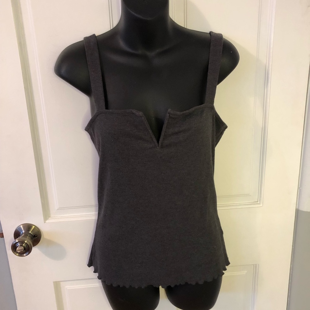 Aero women’s size large gray soft tank top.
